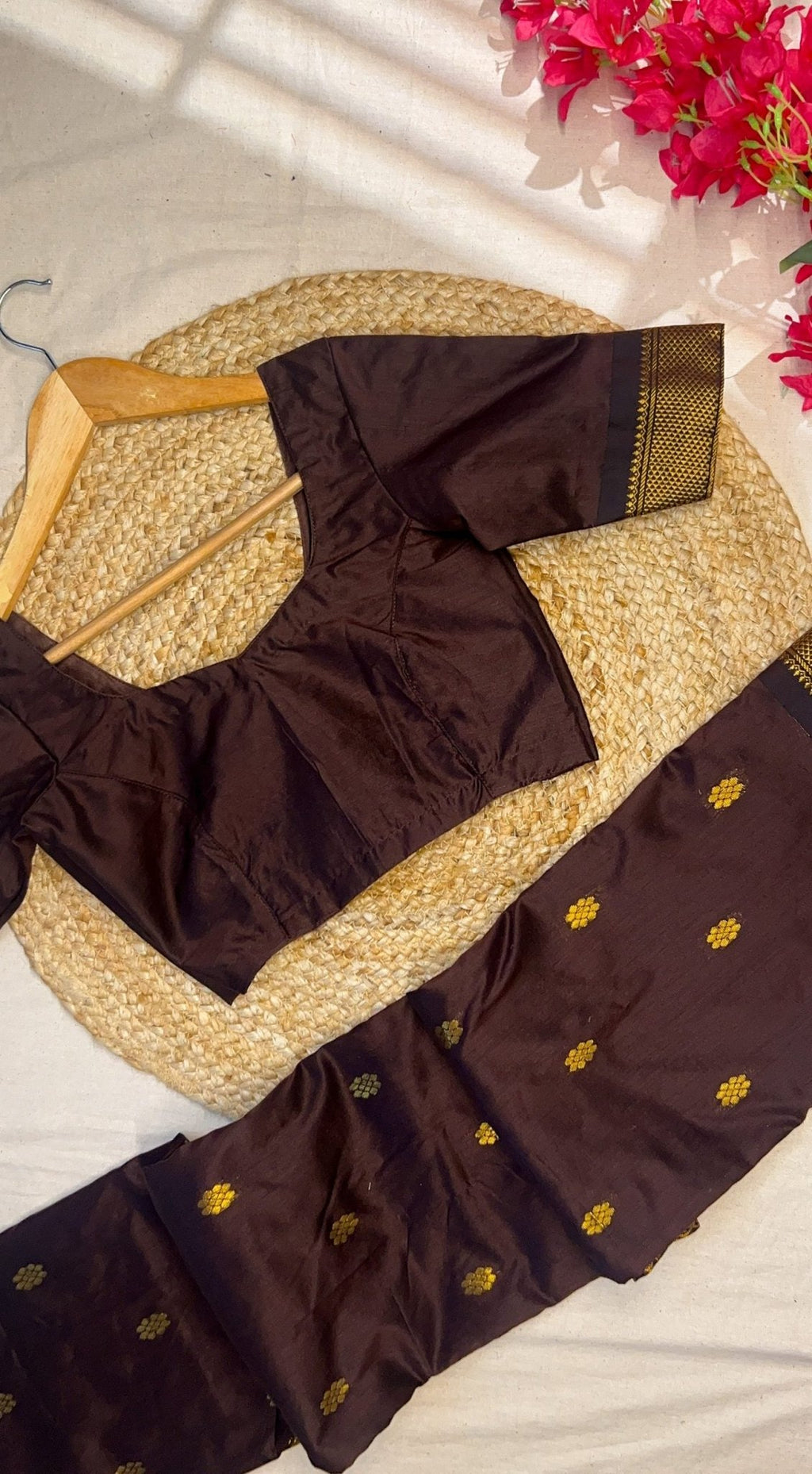 Combo - Kanchi Brown - Izhai