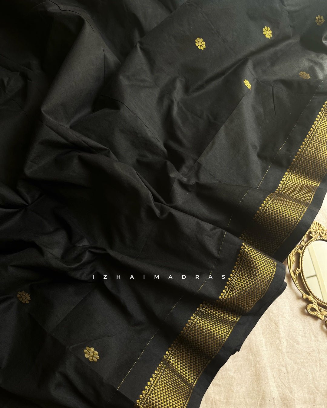 Kanchi - Black - Izhai