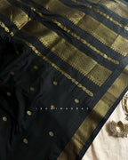Kanchi - Black - Izhai