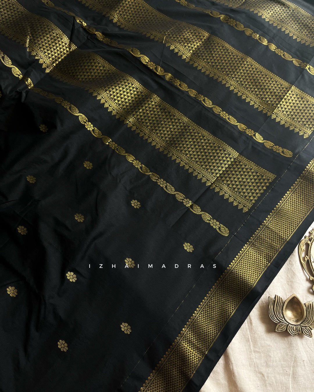 Kanchi - Black - Izhai
