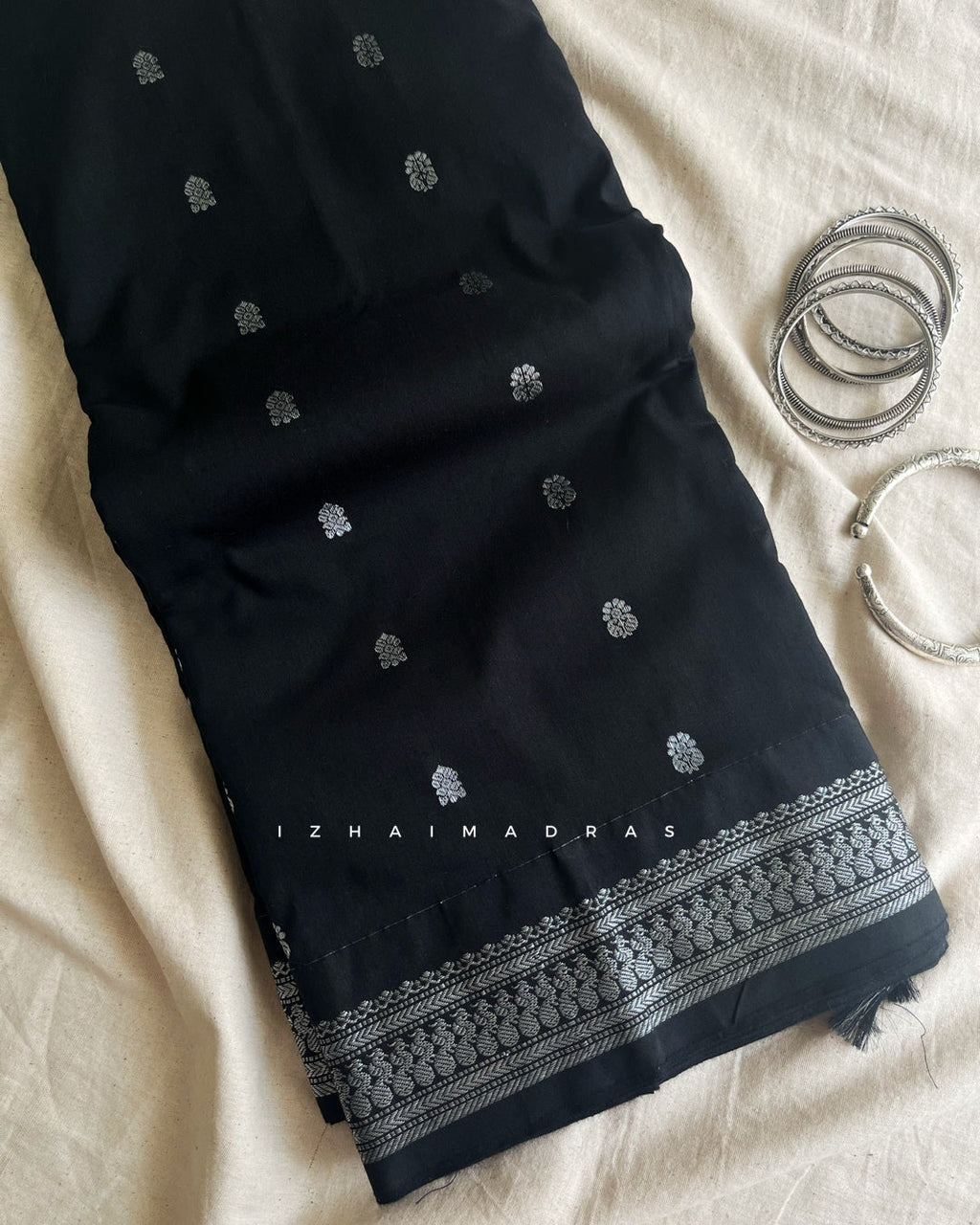 Kanchi - Black silver - Izhai