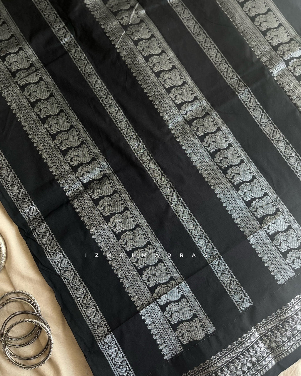 Kanchi - Black silver - Izhai