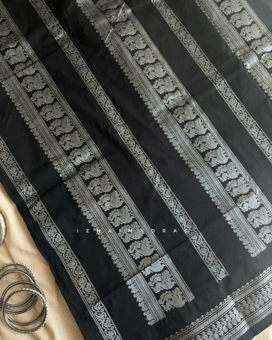 Kanchi - Black silver - Izhai