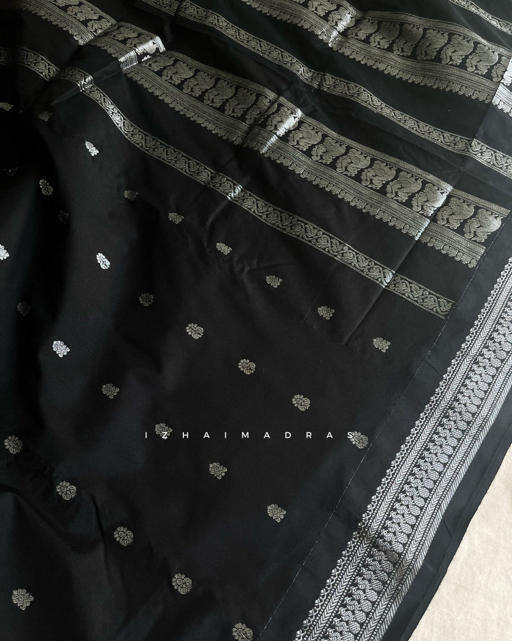 Kanchi - Black silver - Izhai