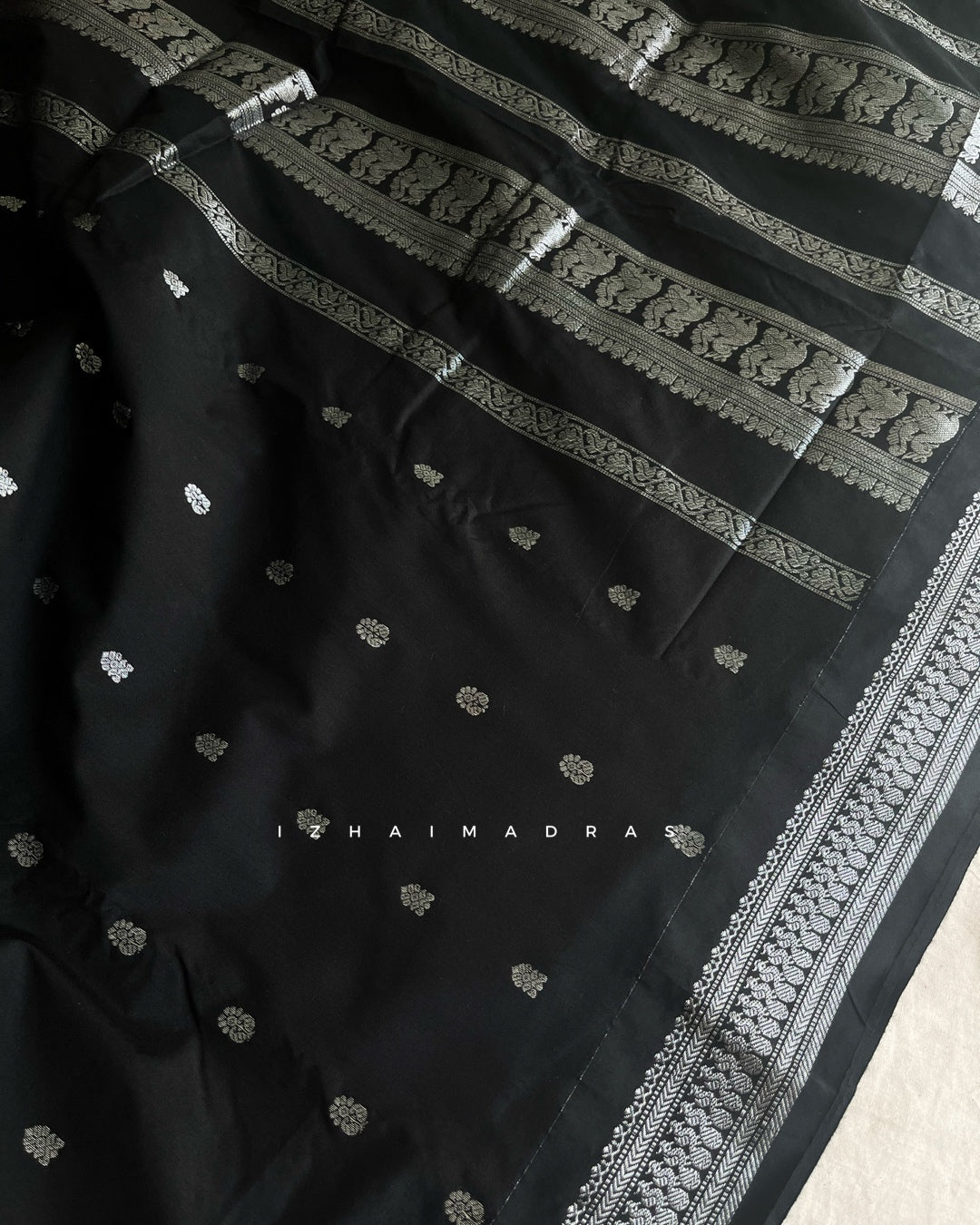 Kanchi - Black silver - Izhai