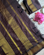 Kanchi || Brown - Izhai