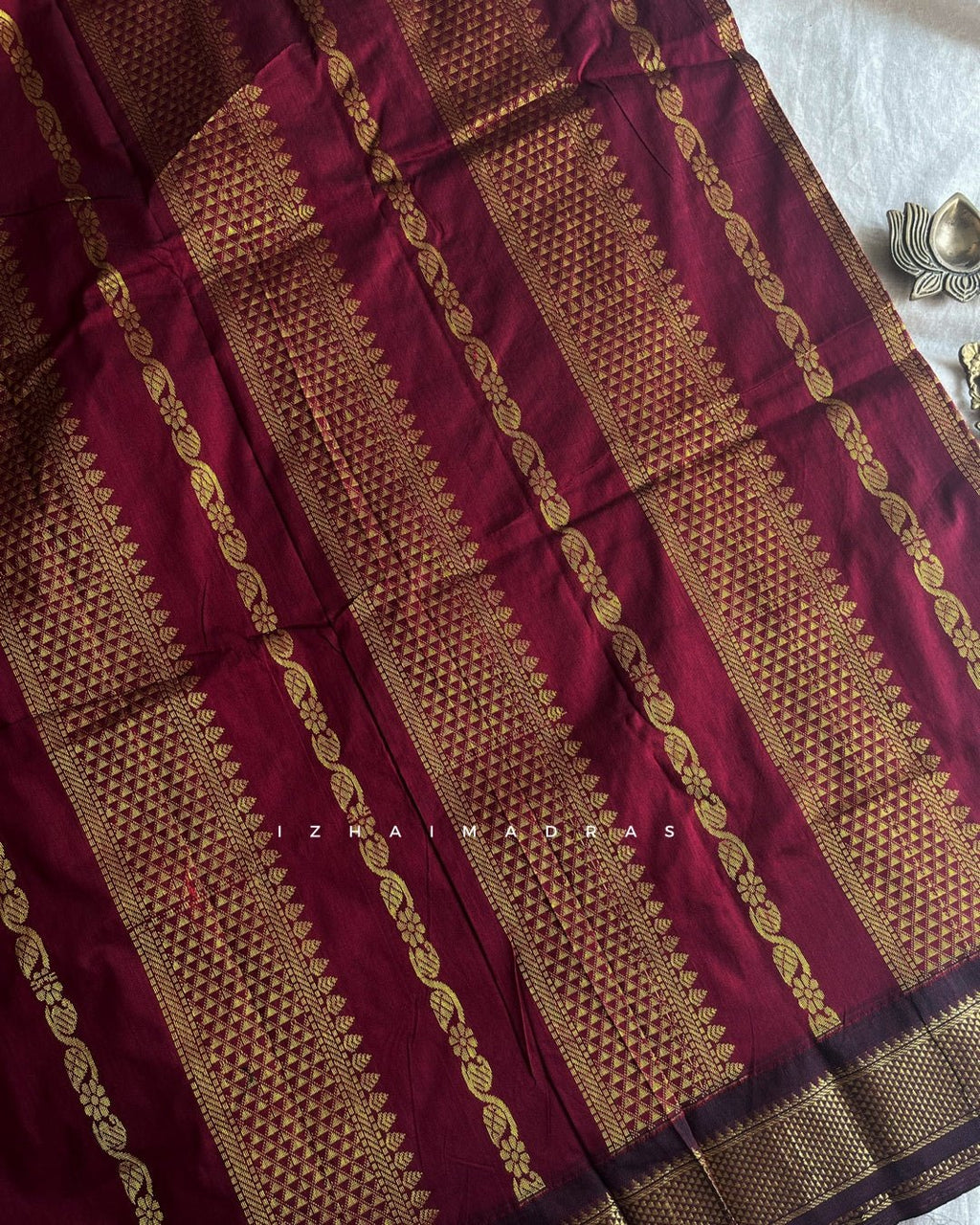 Kanchi - Maroon - Izhai