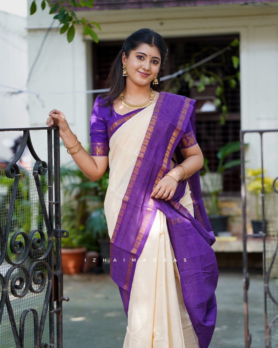 Kanchi - Sheela - Izhai