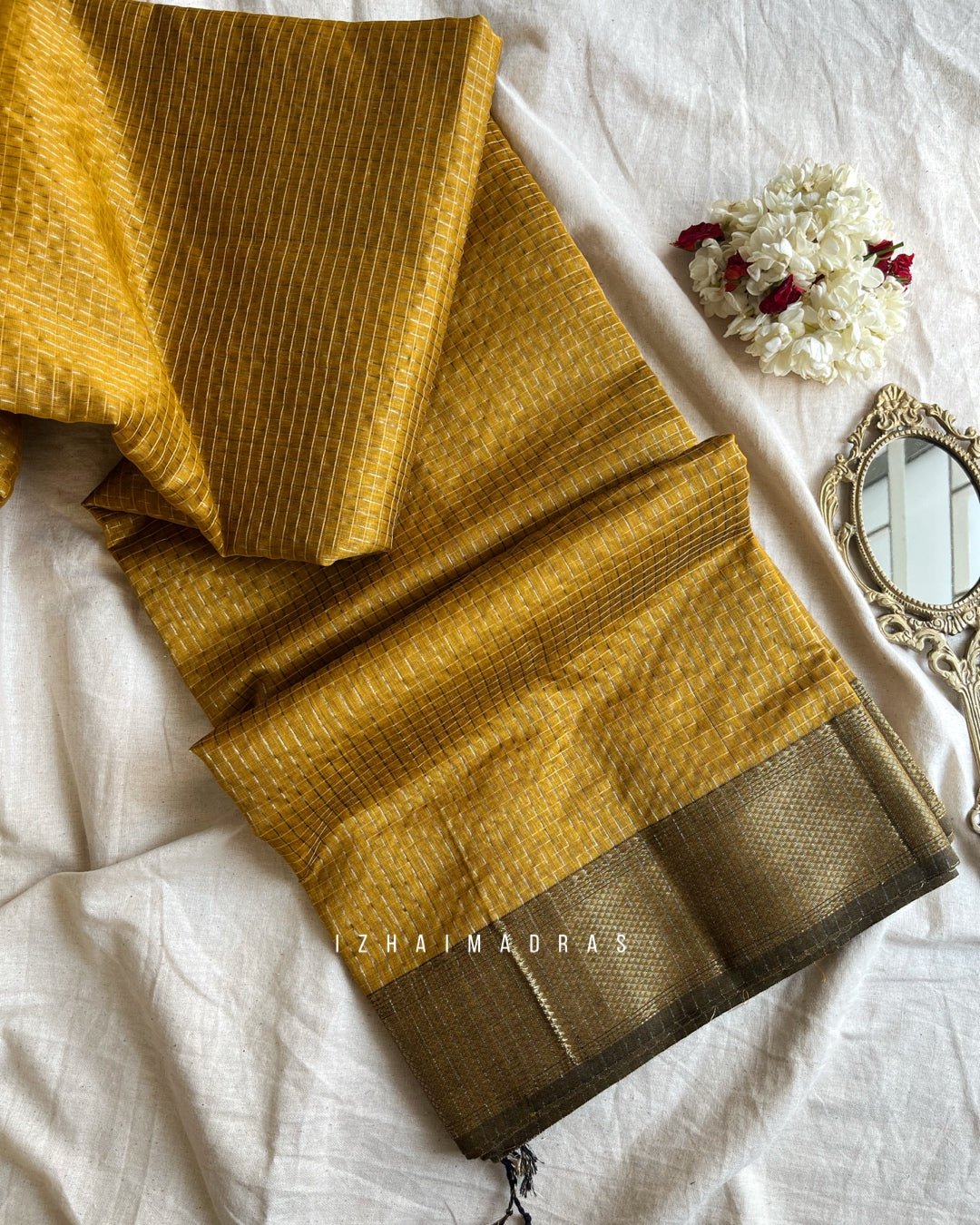 Maheswari - Malavika - Izhai