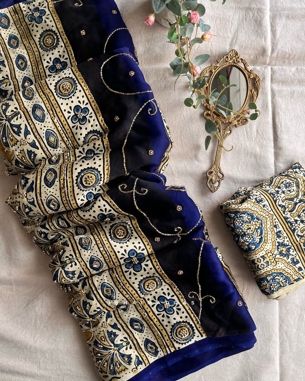 Modal - Rekha - Izhai