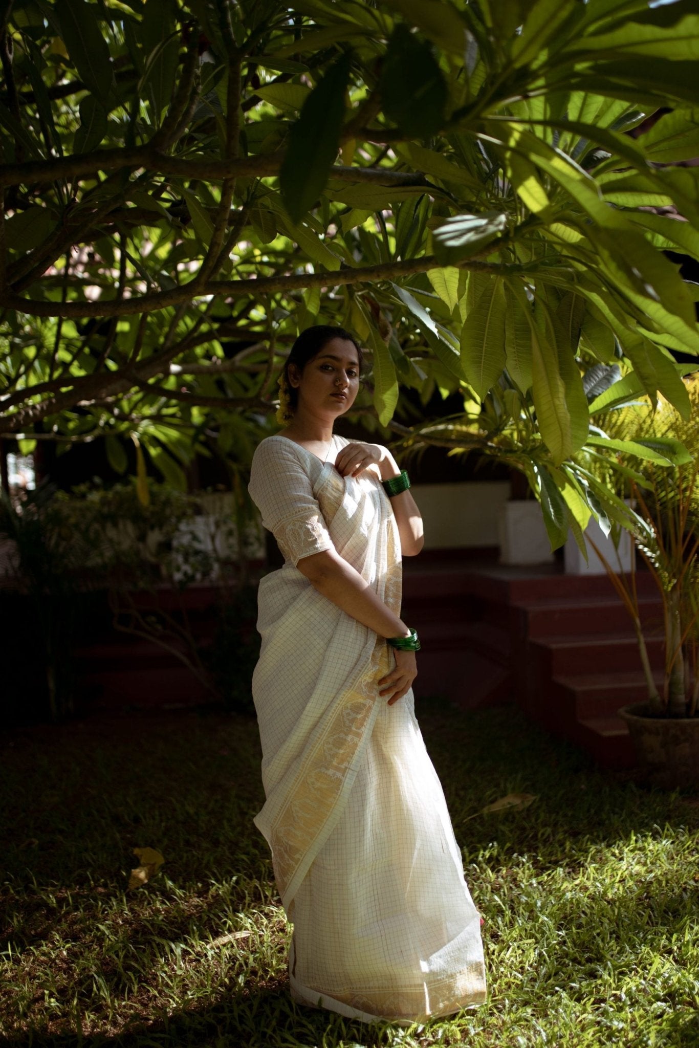 Onam - White Gold - Izhai