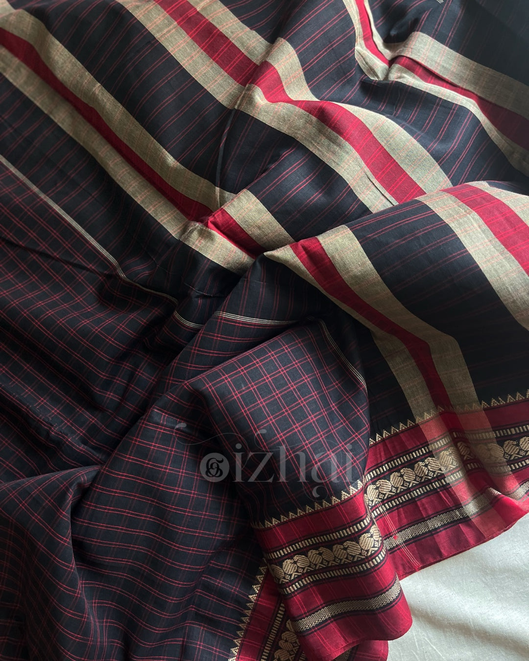 Thari || Black