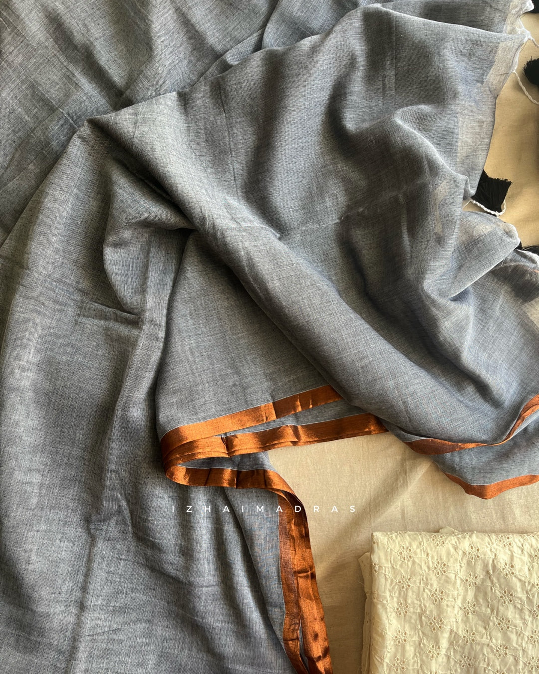 Daily - Grey Line