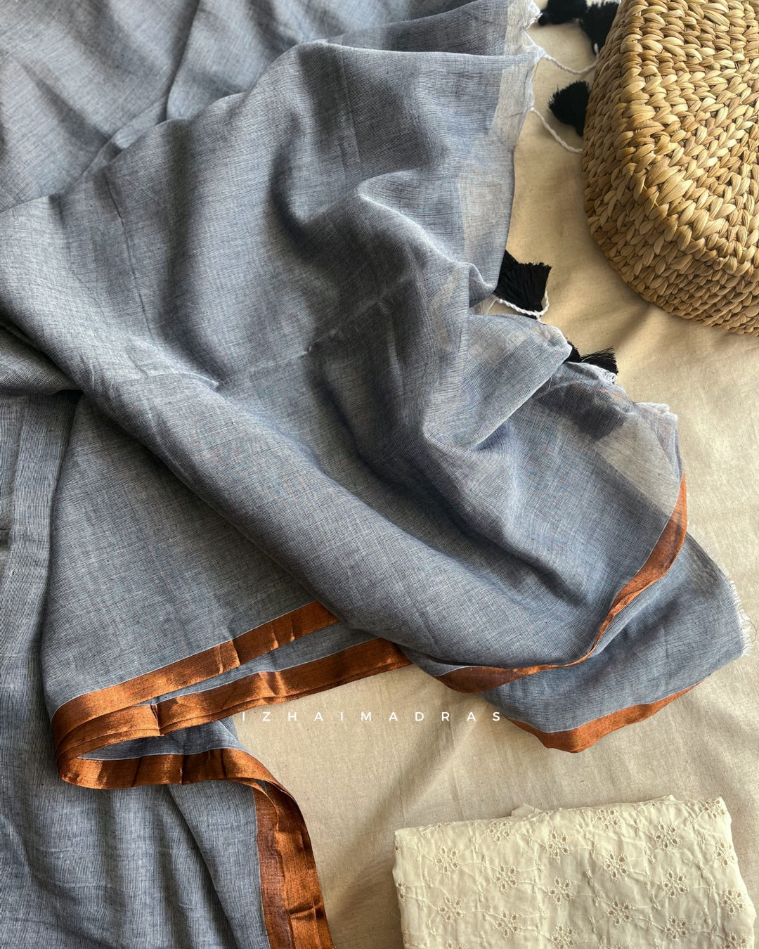 Daily - Grey Line