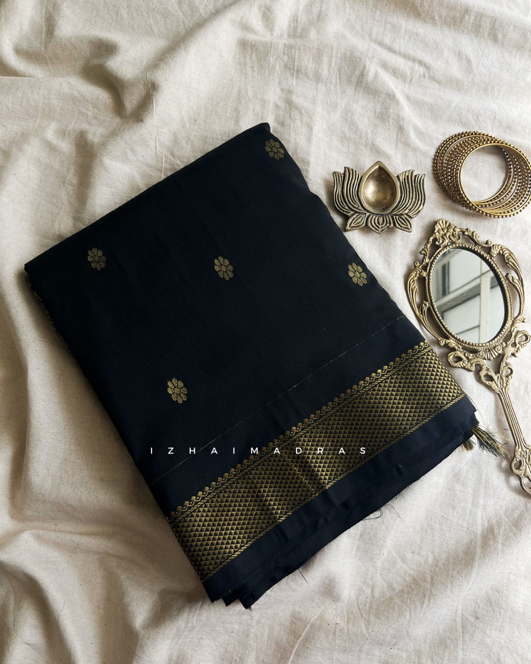 Kanchi - Black
