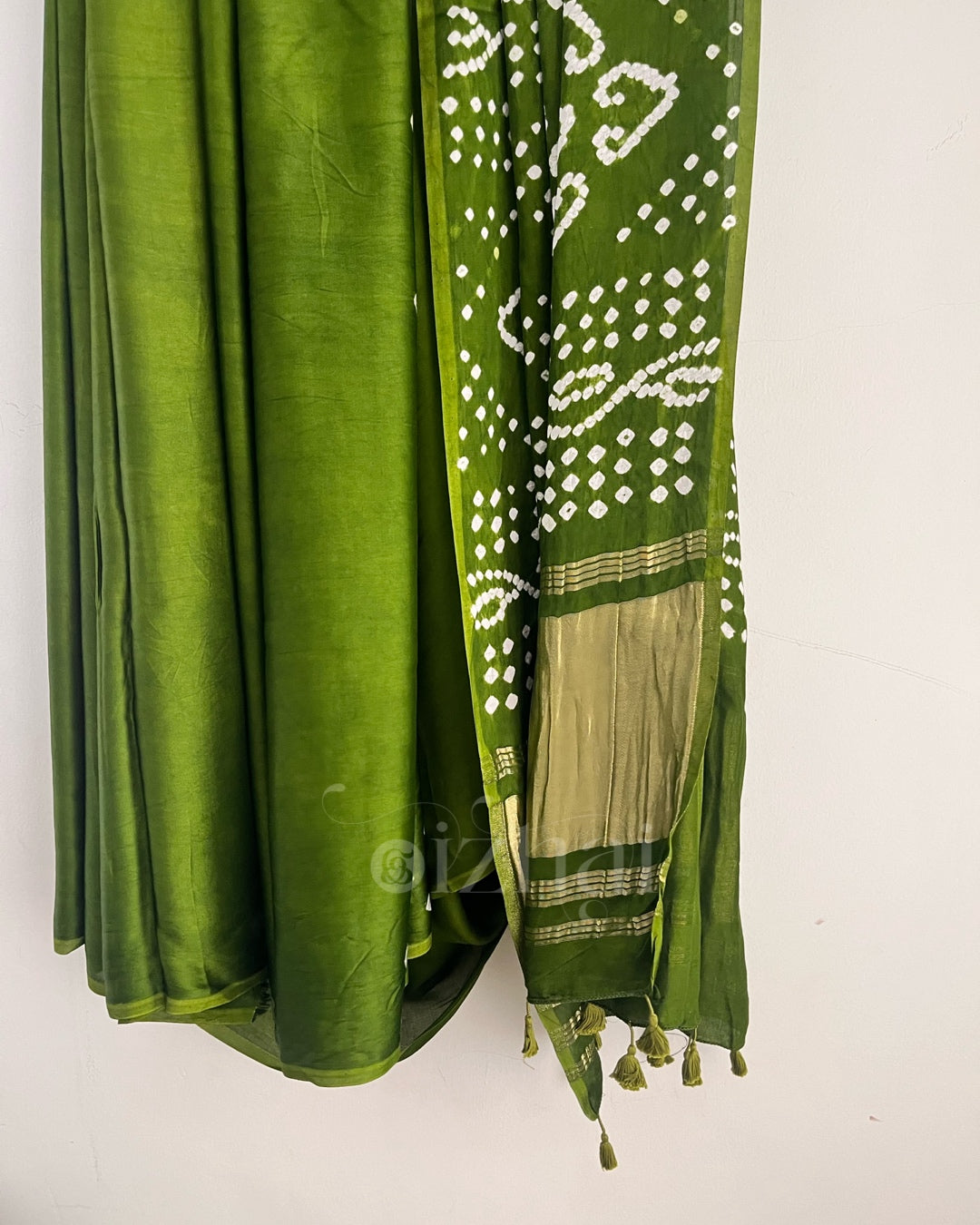 Modal - Mehandi Bandhini