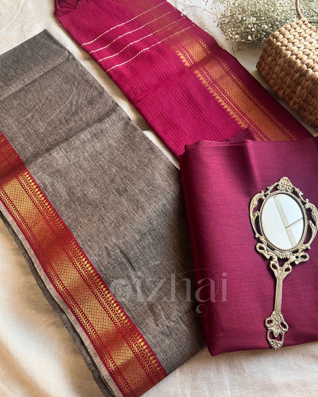 Unstitched - Grey maroon