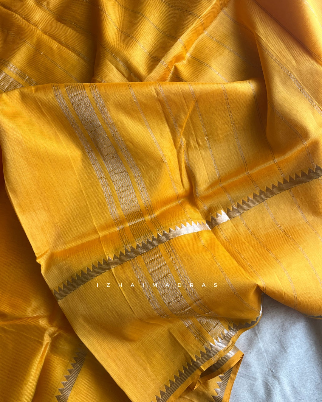 Paruvam - Mahika