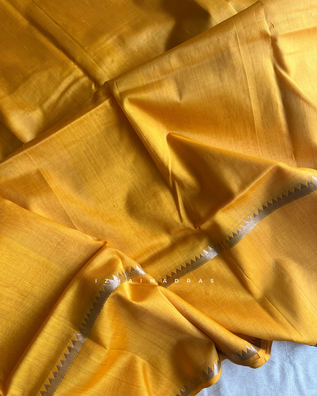 Paruvam - Mahika