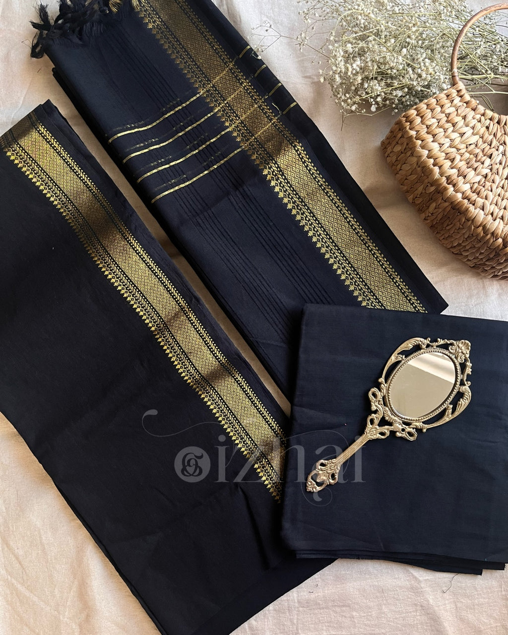 Unstitched - Black