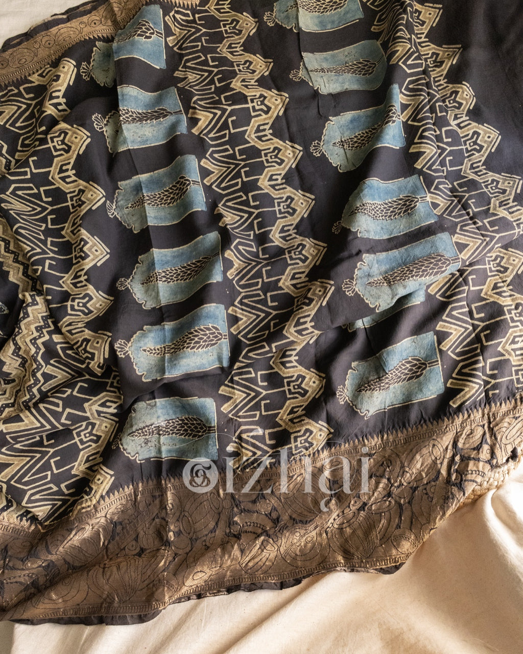Paruvam || Black ajrak