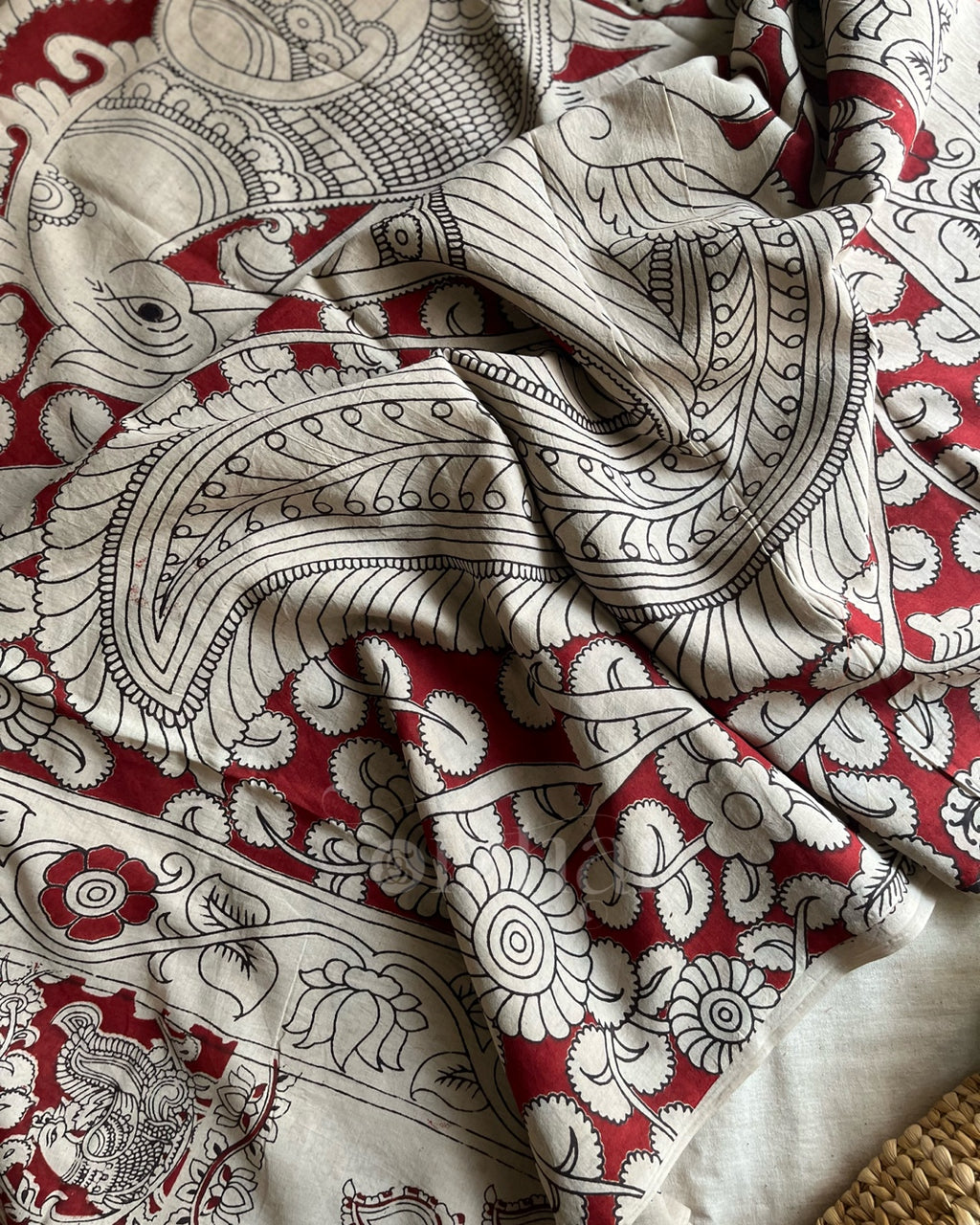 Kaariga || Red