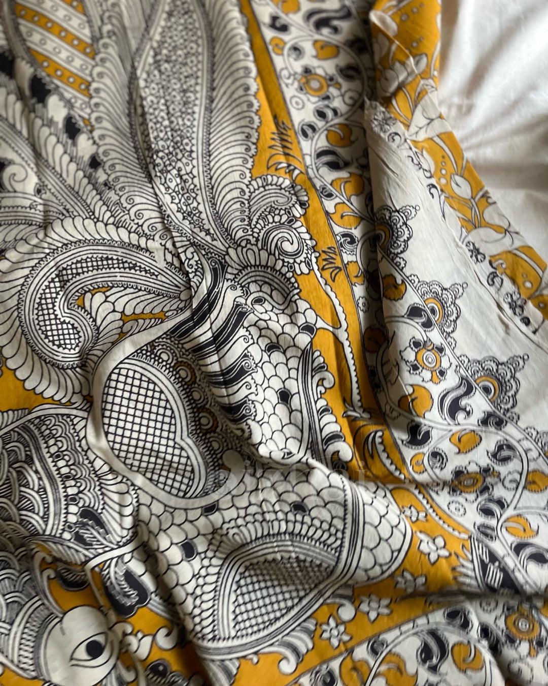Kaariga || Yellow