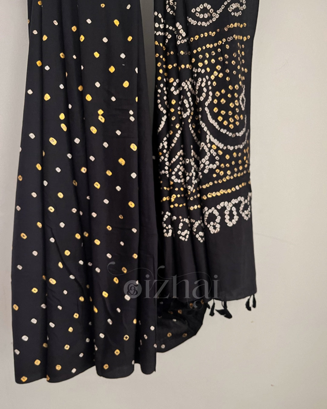 Kaariga || Black