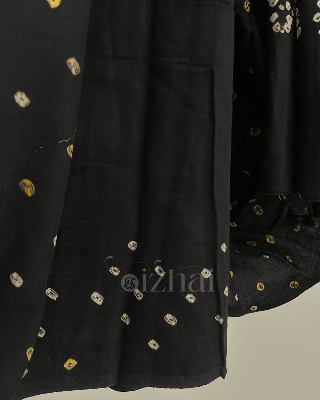 Kaariga || Black