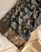 Paruvam || Black ajrak - Izhai