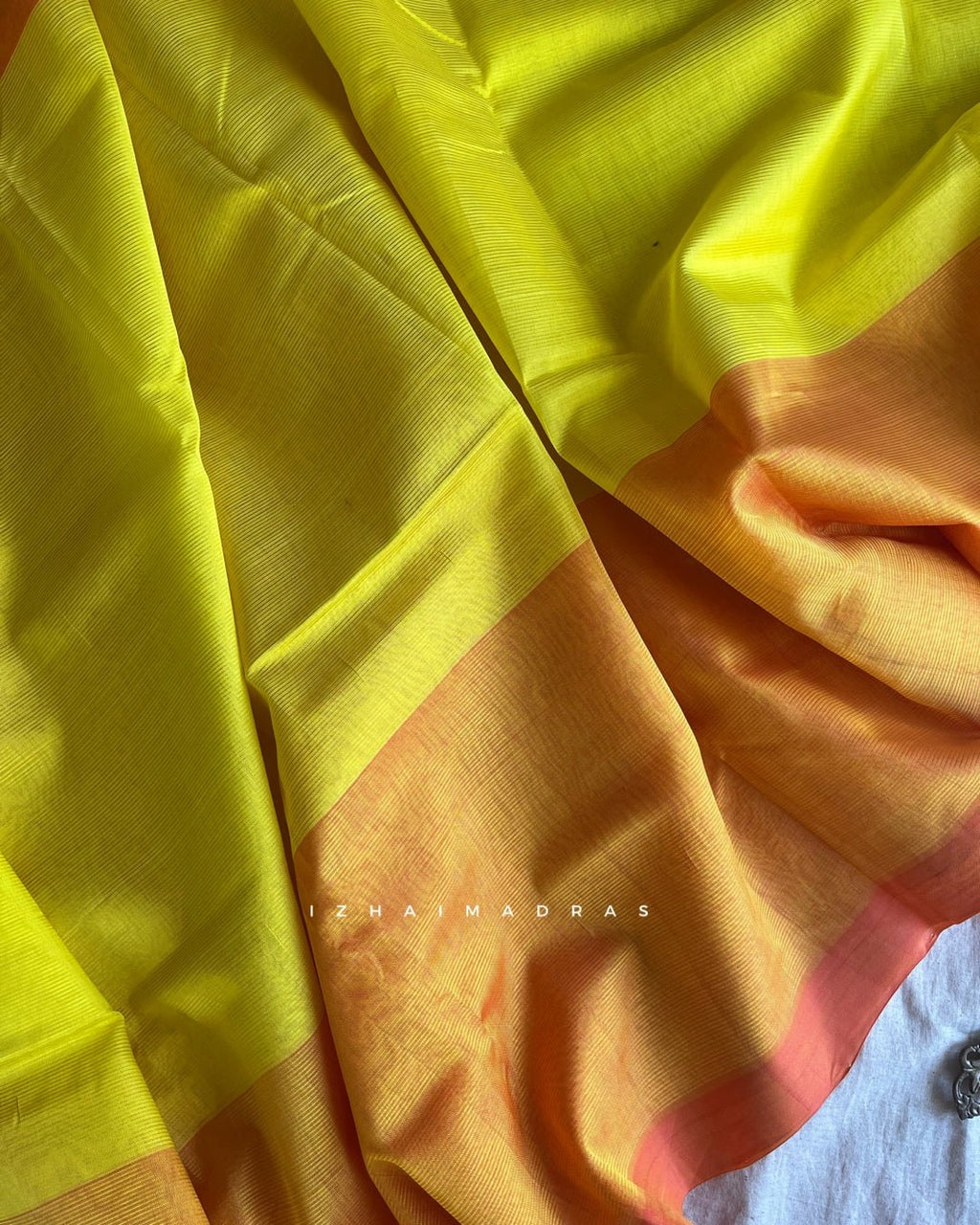 Paruvam - Saanvi - Izhai