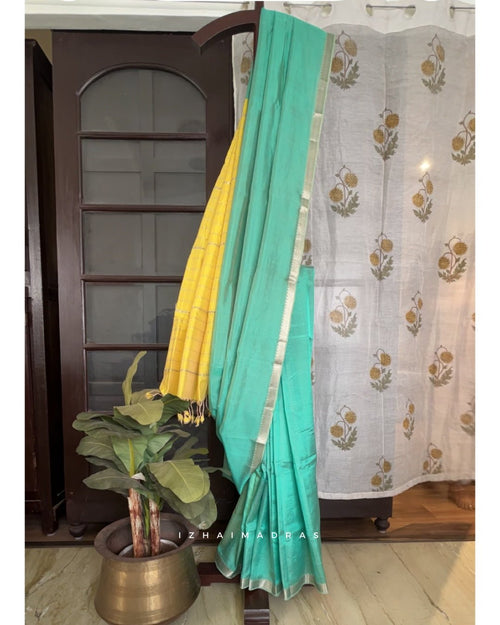 Paruvam - Sithara - Izhai