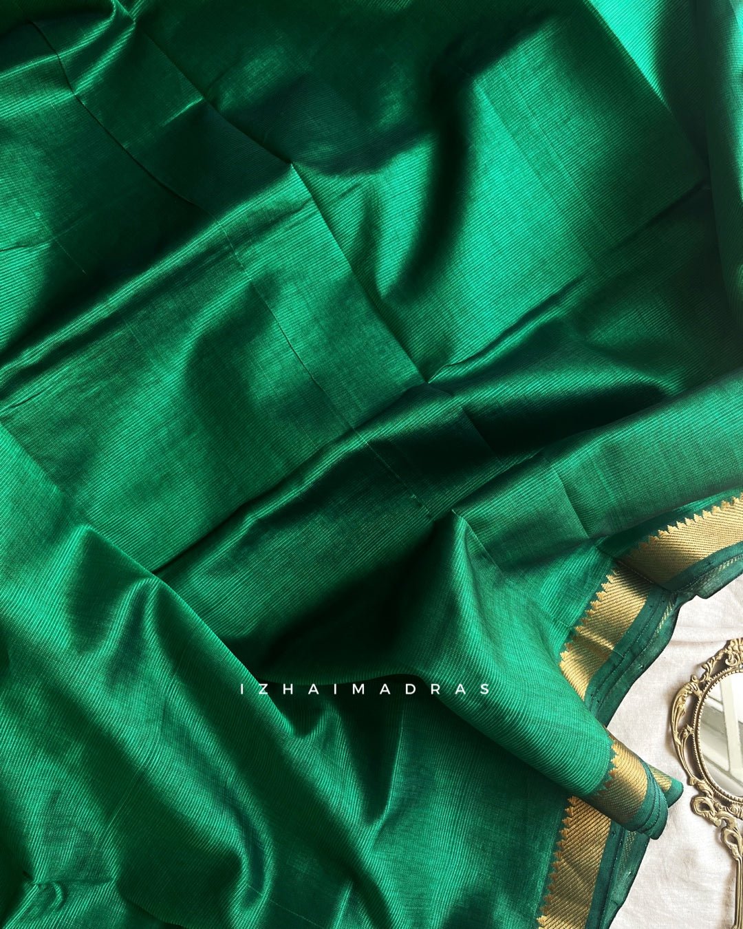 Paruvam - Upasna - Izhai