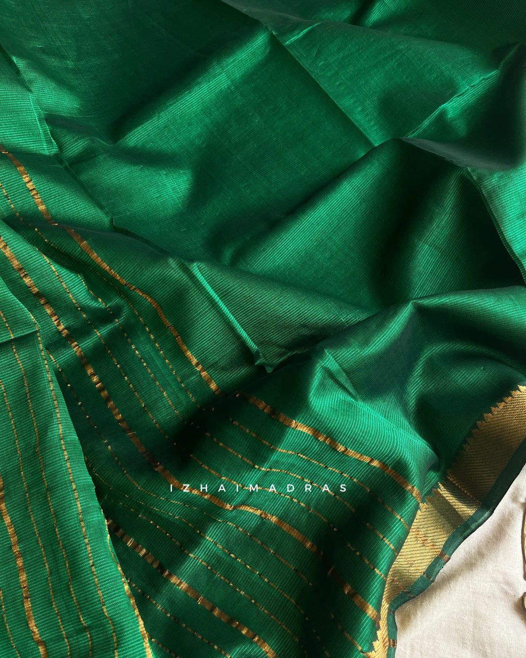 Paruvam - Upasna - Izhai