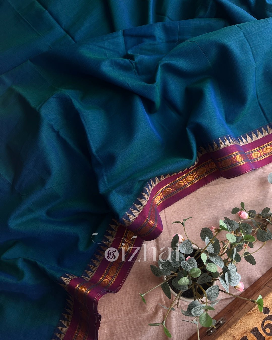 Thari || Yuktha - Izhai